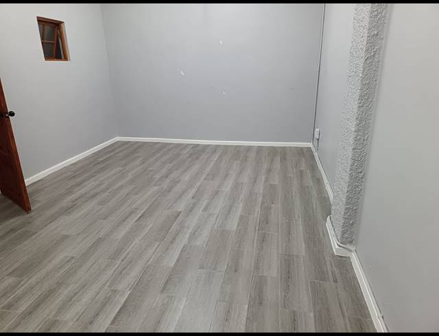 160M² WORKSHOP TO LET IN FLORIDA